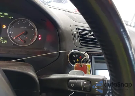 2006 Volvo S40 2.4I из США, поврежденный, VIN YV1MS382562223743